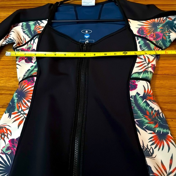 🔥🔥ROXY - BEACH CLASSICS LONG SLEEVE RASHGAURD🔥🔥 the real deal LIKE NEW - Picture 5 of 6